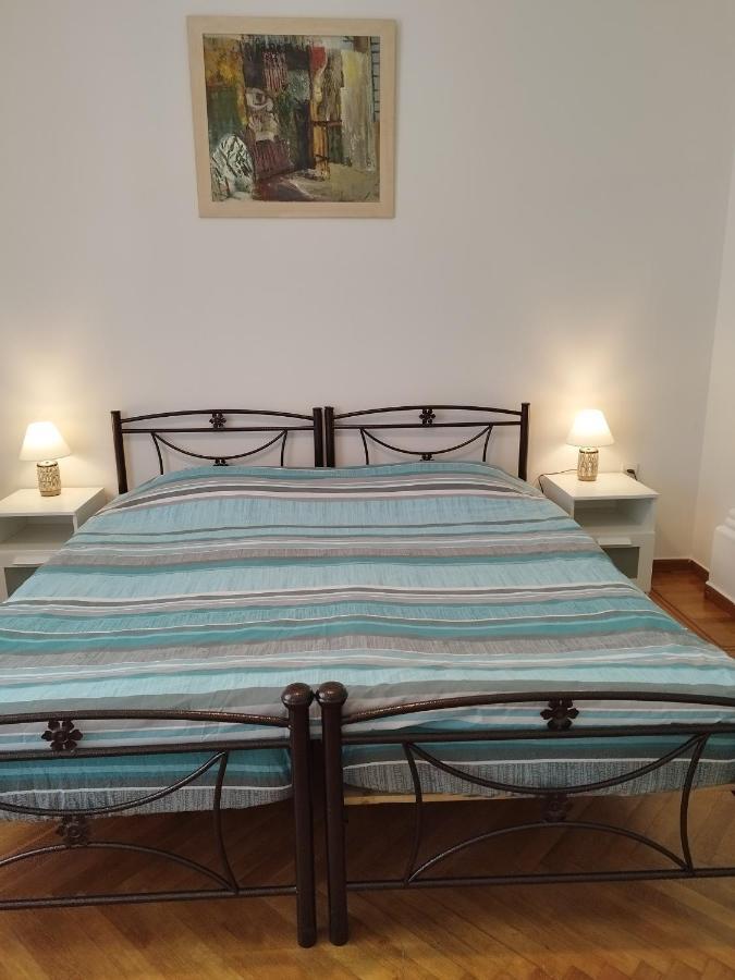 Комната Pilika 4Room With Shared Bath Athena Bagian luar foto